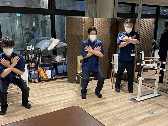 スタッフ向け介助研修を実施しました