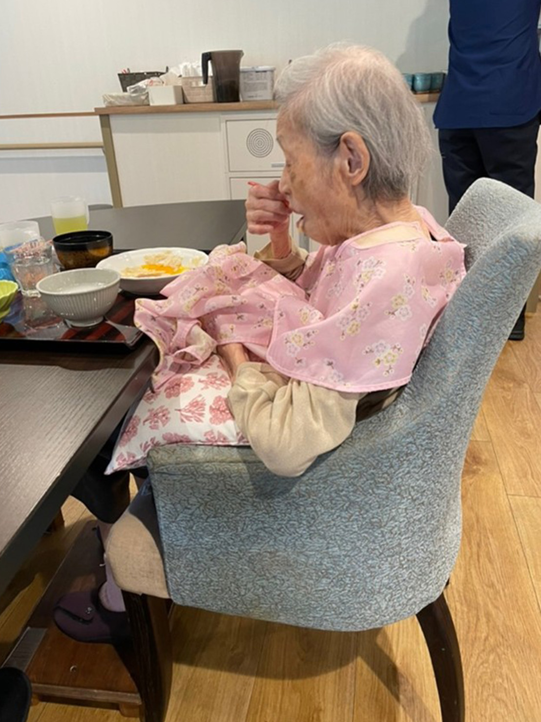 普段の食事姿勢を改善して誤嚥を予防しよう